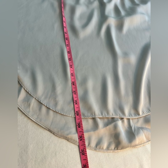 H&M Classy Greige Silky Sexy Mob Wife Office Siren Blouse Size XS Runs Large - Picture 5 of 6